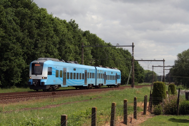 Een Protos-trein van de Valleilijn, vlakbij Hoevelaken.